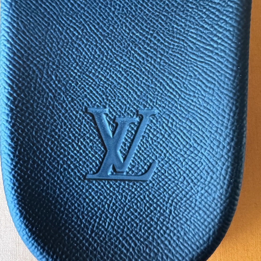Louis Vuitton Black Slides - Picture 2 of 10